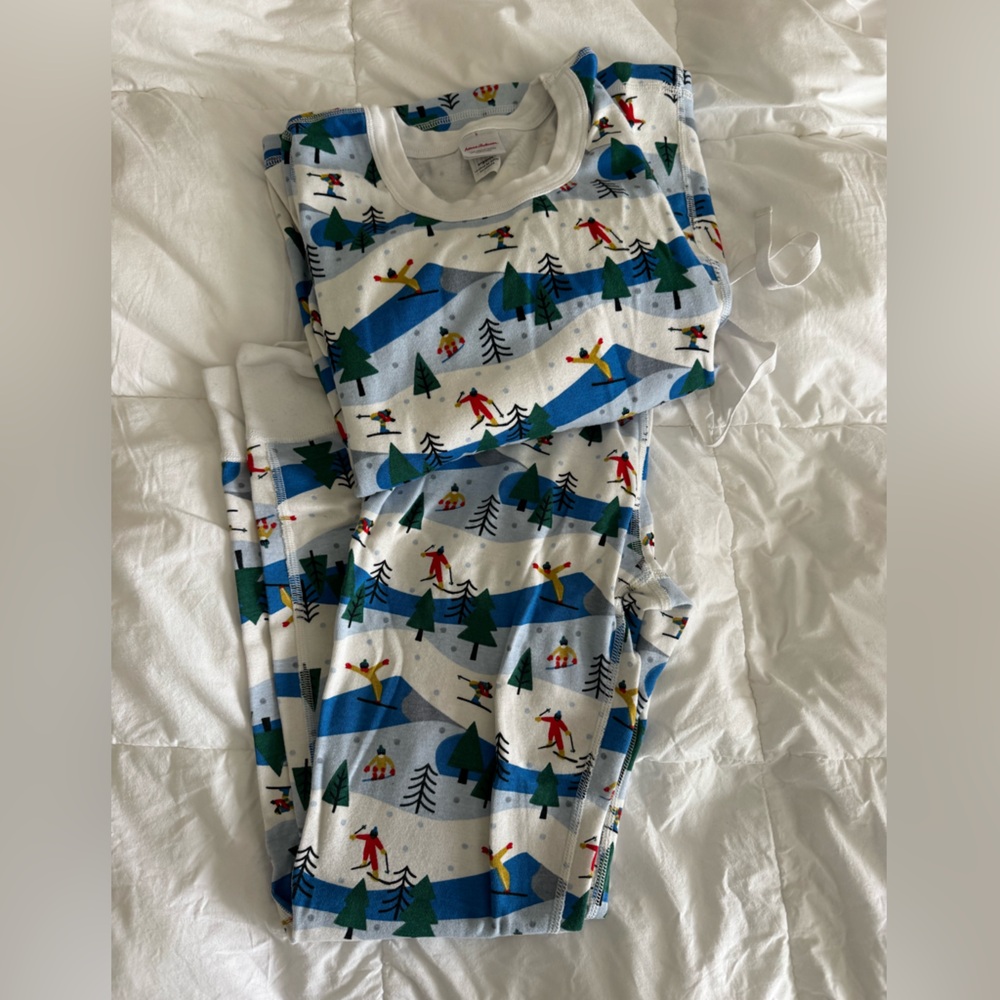 Hanna Andersson Blue, Green & Red Ski Print Ladies Pajama Set